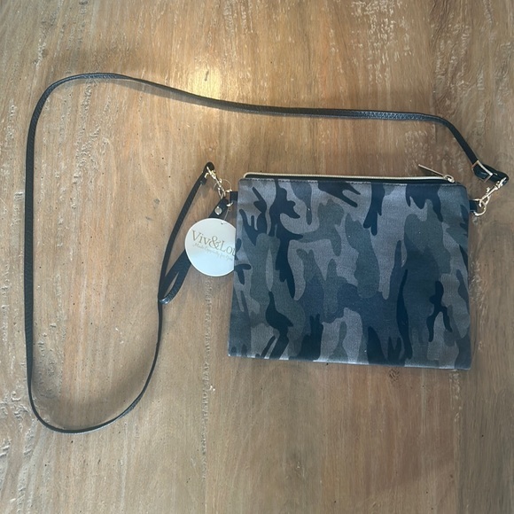 Camo Print Versatile‎ crossbody bag or wristlet NWT - Picture 2 of 7